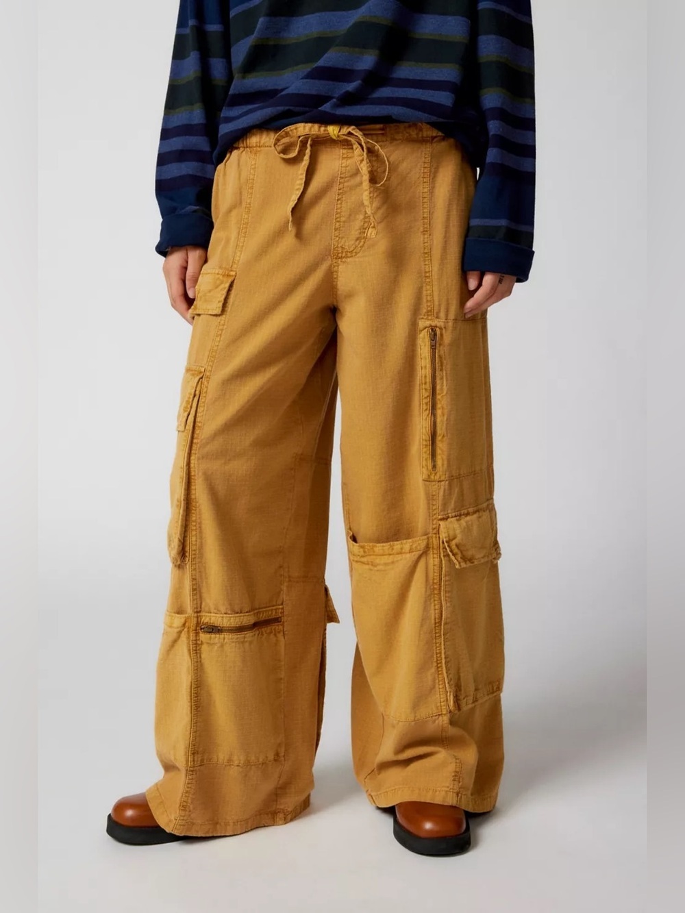 BDG Y2k Cargo Pants | Size 4 | Mustard